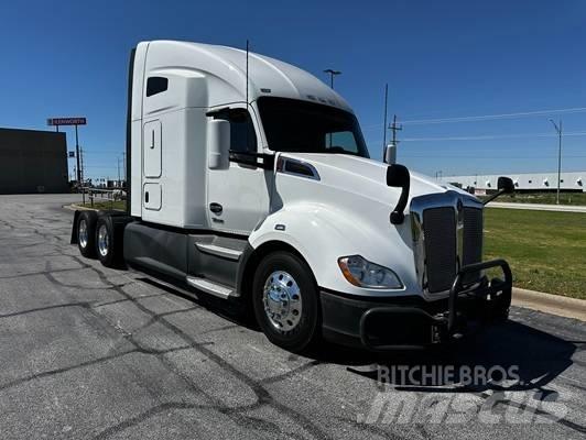 Kenworth T 680 Тягачі