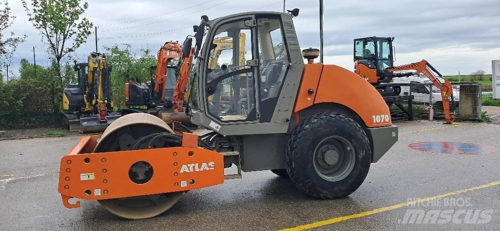 Atlas 1070 Ущільнювачі грунту