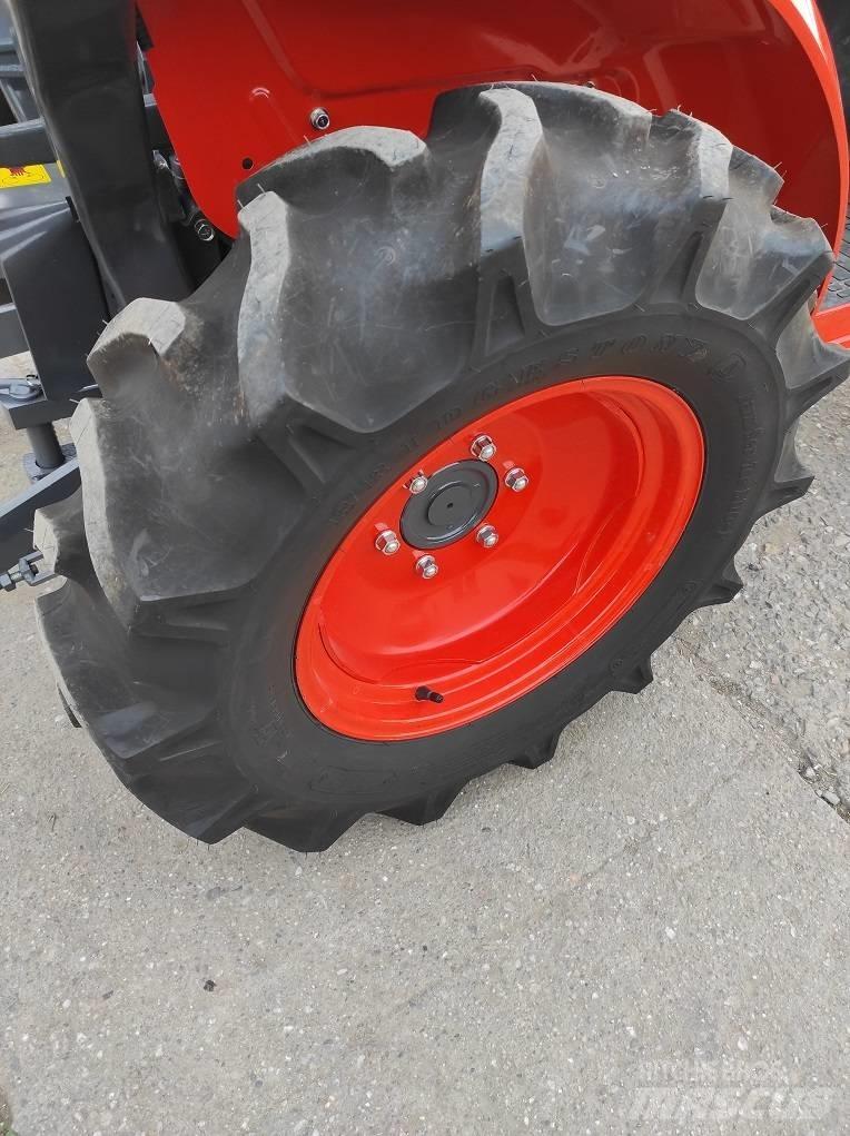 Kubota B1121 Трактори