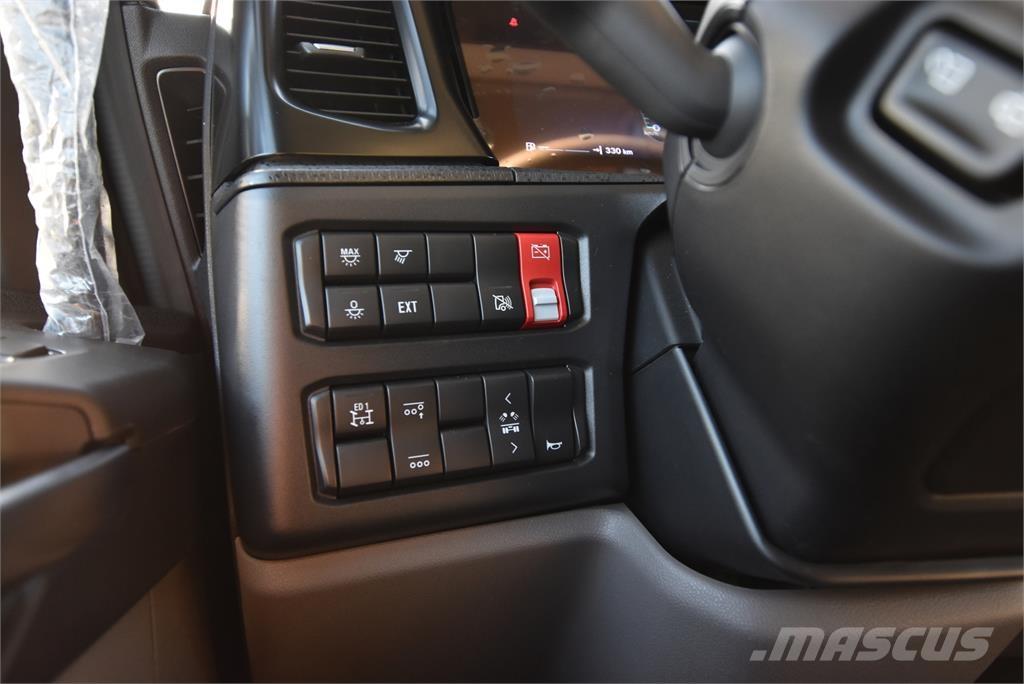 Scania R590 8X4 Шасі з кабіною