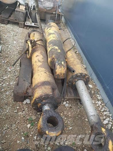Liebherr A914 Двигуни