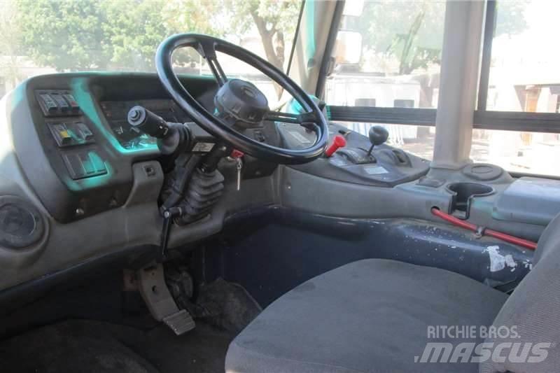 Bell B20D Вантажівки-цистерни