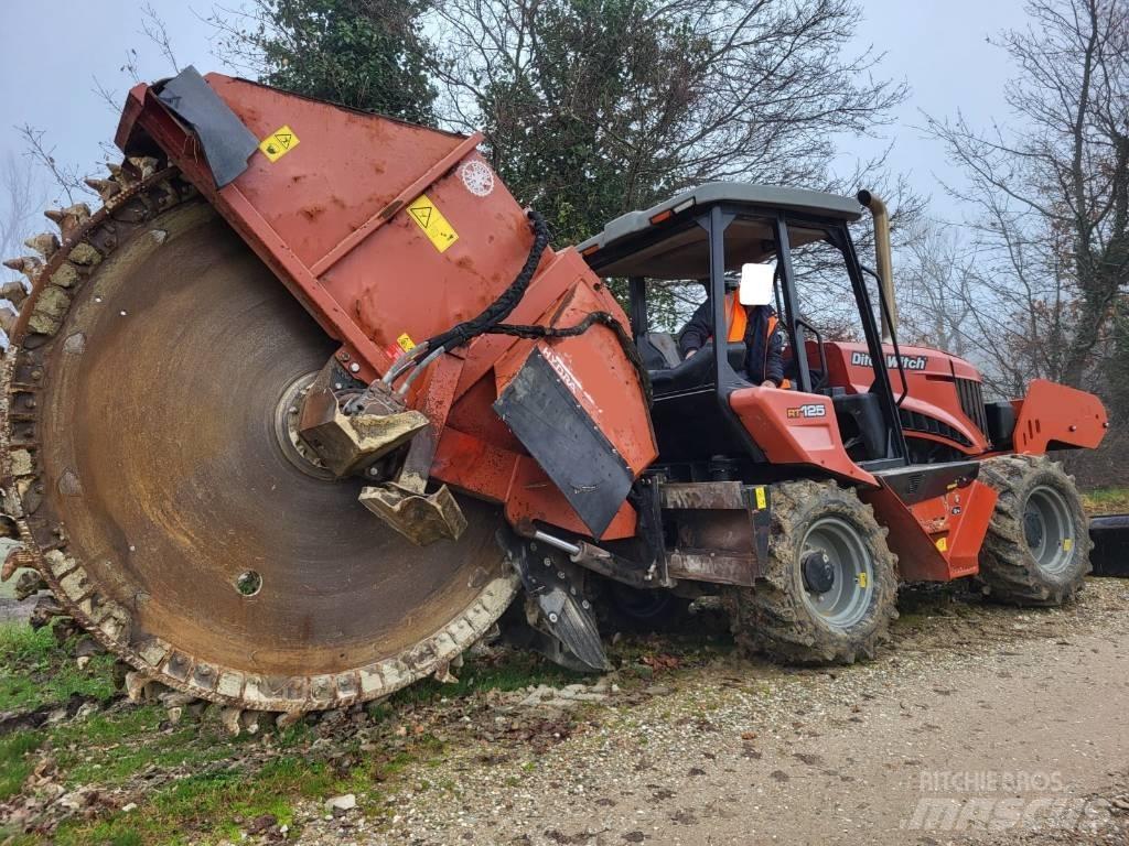 Ditch Witch RT125 Канавокопачі
