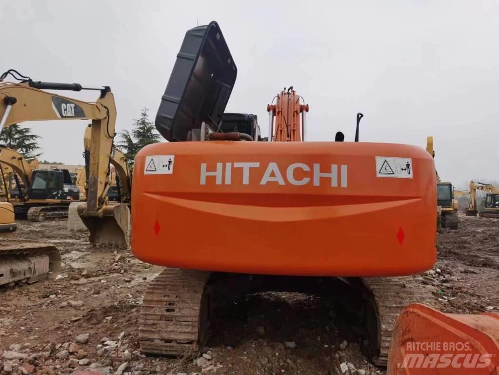 Hitachi ZX 250 Гусеничні екскаватори
