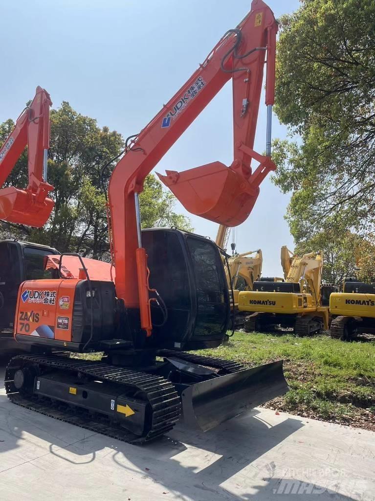 Hitachi ZX 70 Гусеничні екскаватори