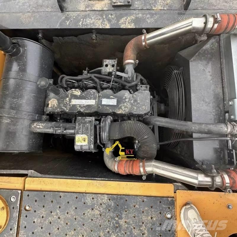 Hyundai 225VS Гусеничні екскаватори