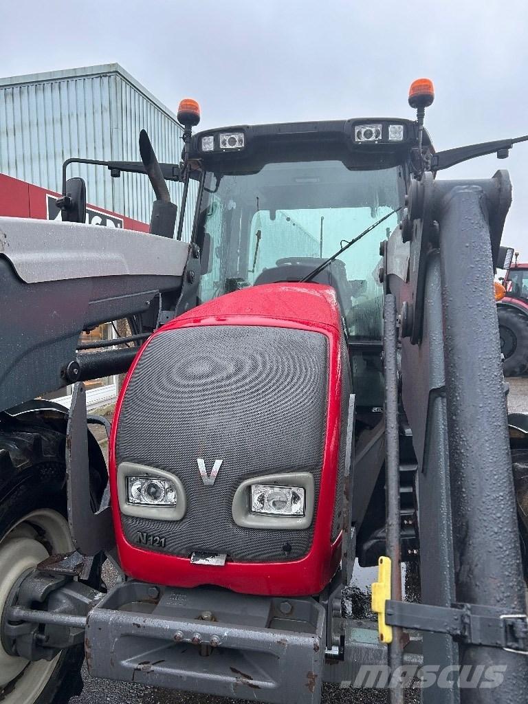 Valtra N 121 Трактори