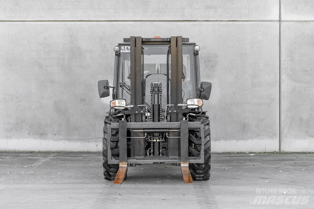 Manitou MC 30-4 Дизельні навантажувачі
