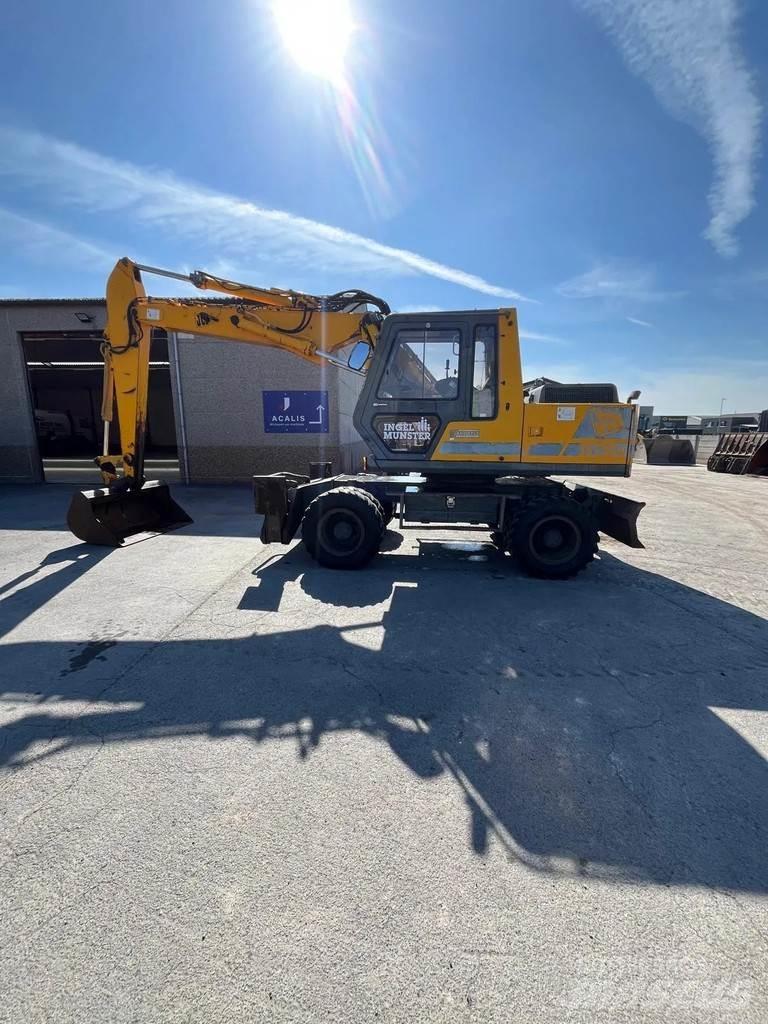 JCB JS130W Колісні екскаватори