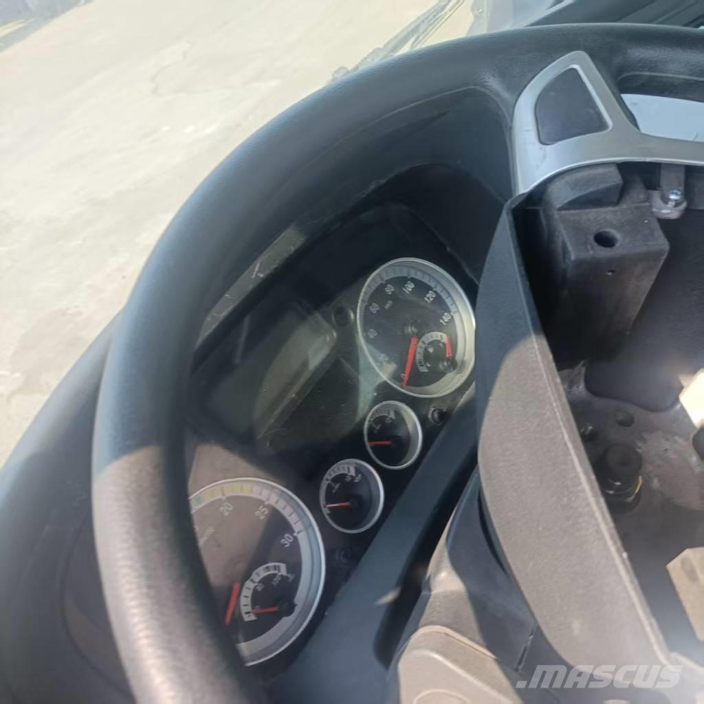 Howo 371 6x4 Тягачі