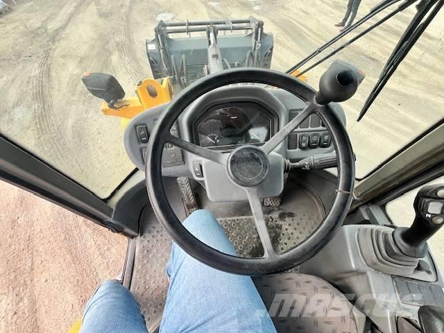 Volvo L 30 G Фронтальні навантажувачі