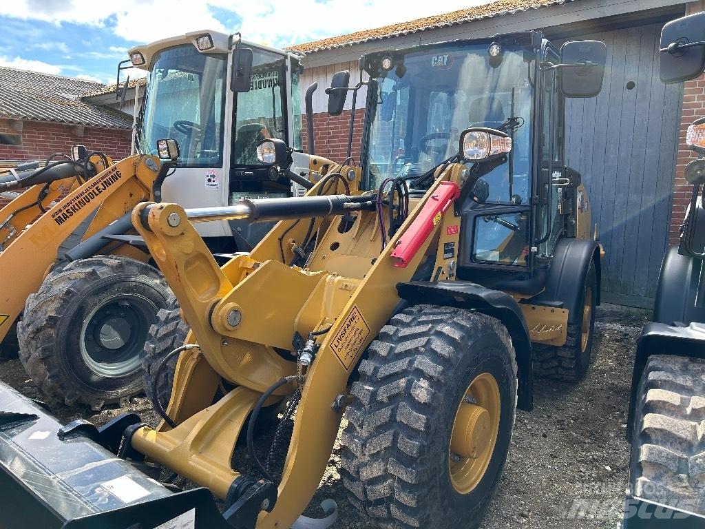 CAT 906 Фронтальні навантажувачі