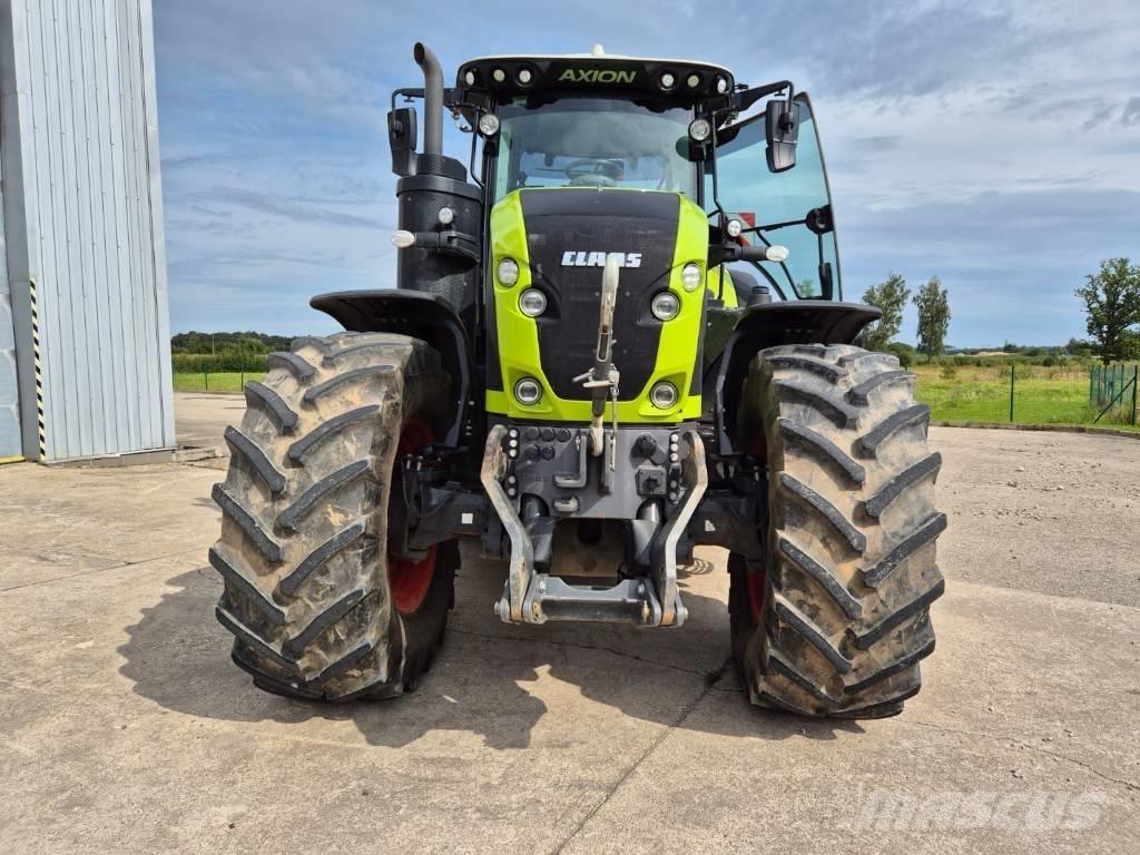 CLAAS Axion 930 Трактори