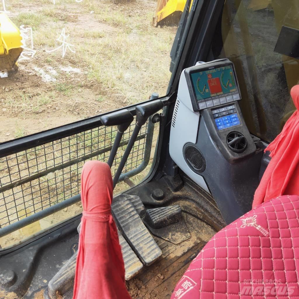 Komatsu PC200-8 Гусеничні екскаватори