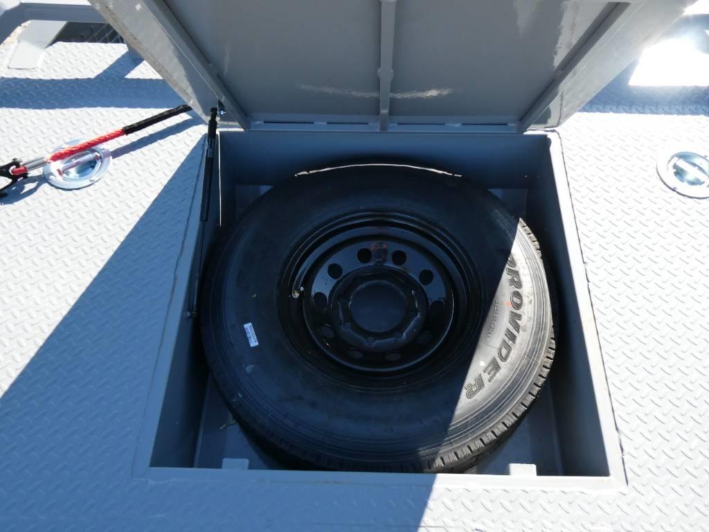 RawMaxx GTX22BP16K Низькорамні причепи