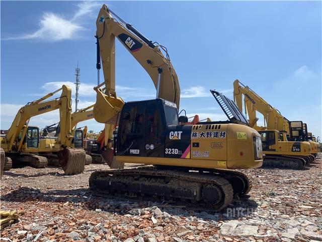 CAT 323D2L Гусеничні екскаватори