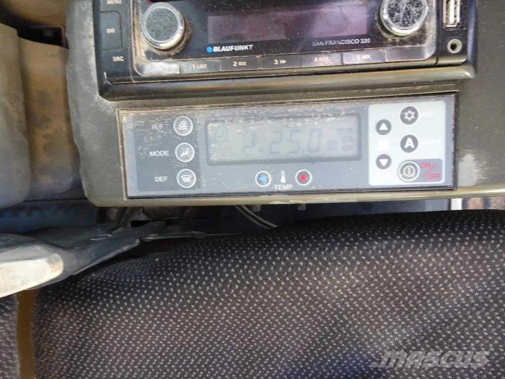 New Holland E235 Гусеничні екскаватори