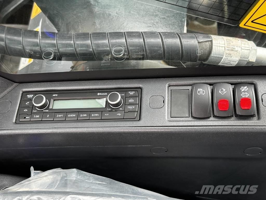 Hyundai HX 220 AL Гусеничні екскаватори