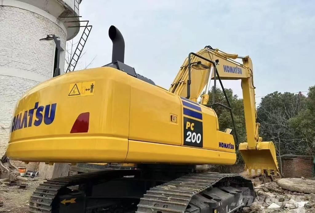 Komatsu PC 200-8 Гусеничні екскаватори