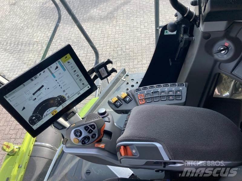 CLAAS LEXION 7500 Зернозбиральні комбайни