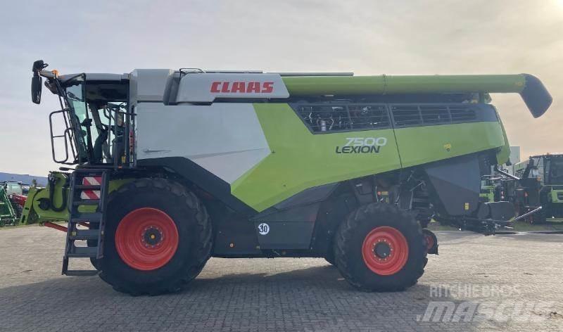 CLAAS LEXION 7500 Зернозбиральні комбайни