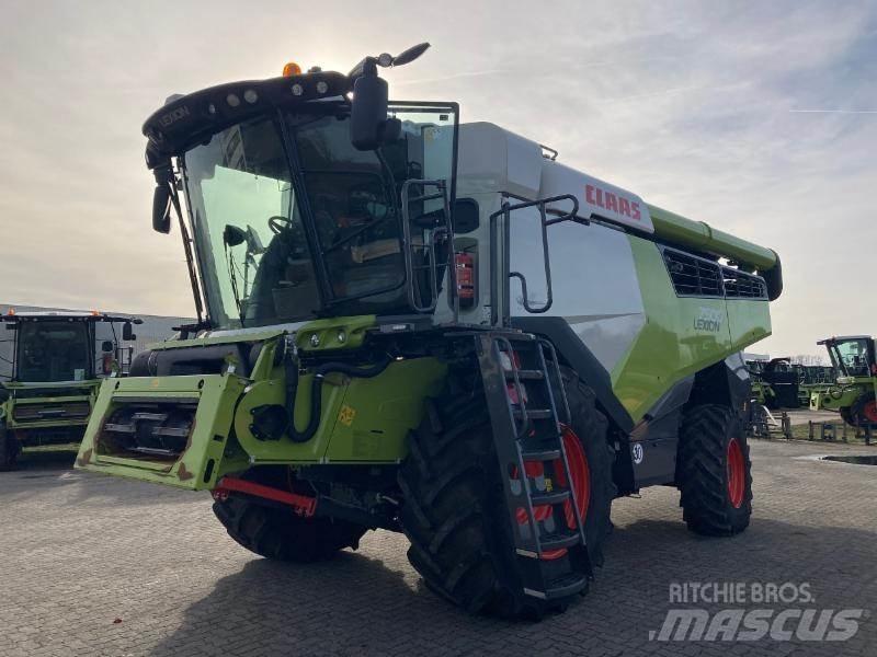CLAAS LEXION 7500 Зернозбиральні комбайни