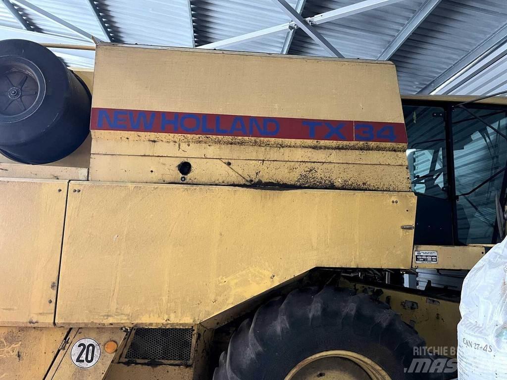 New Holland TX32 Зернозбиральні комбайни
