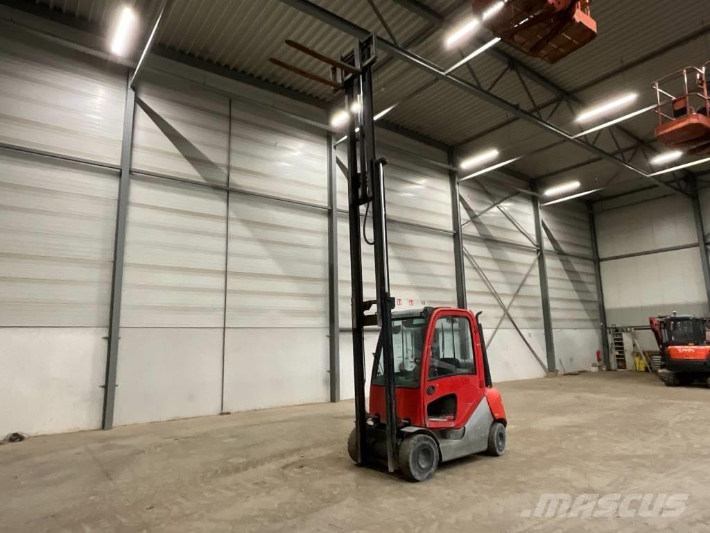 Still RX 70-25 T Газові навантажувачі