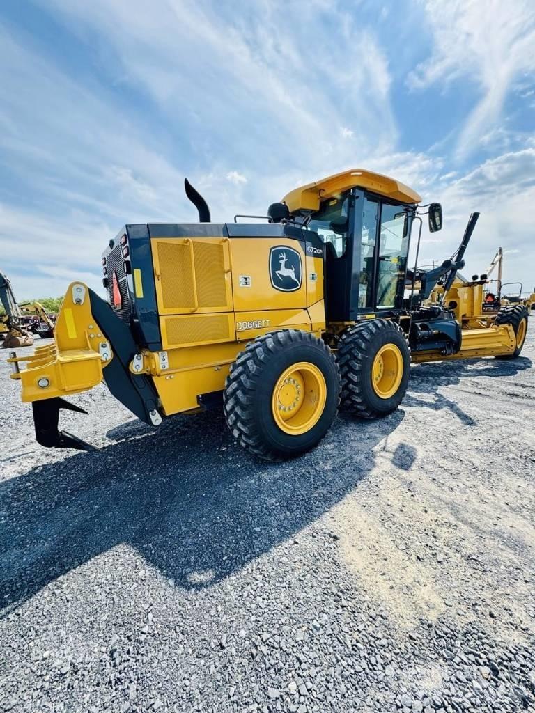 DEERE 672G Грейдери