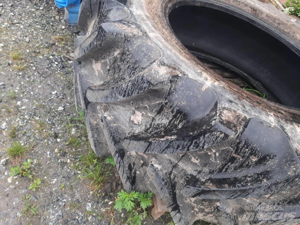BKT 580/70R38 Колеса