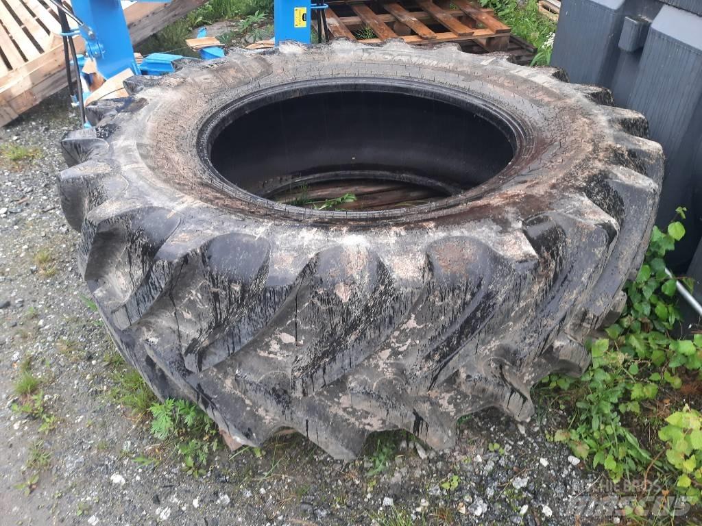BKT 580/70R38 Колеса