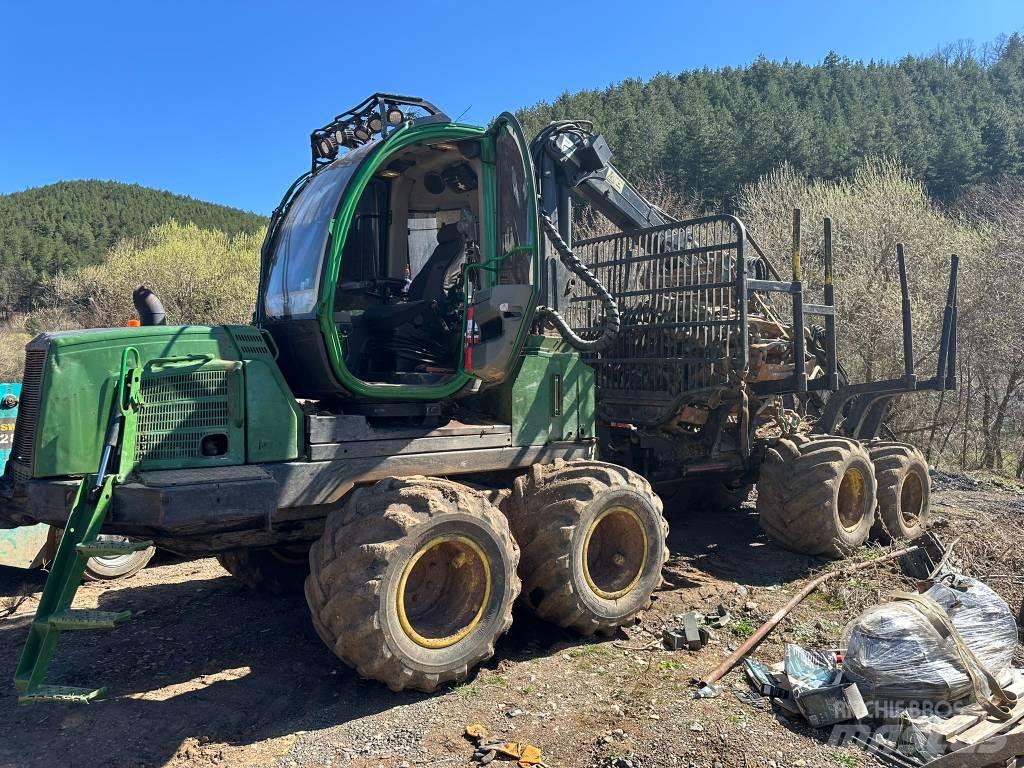 John Deere 810 E Форвардери