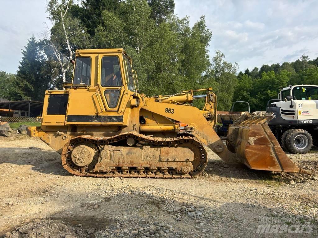 CAT 963 Гусеничні вантажники