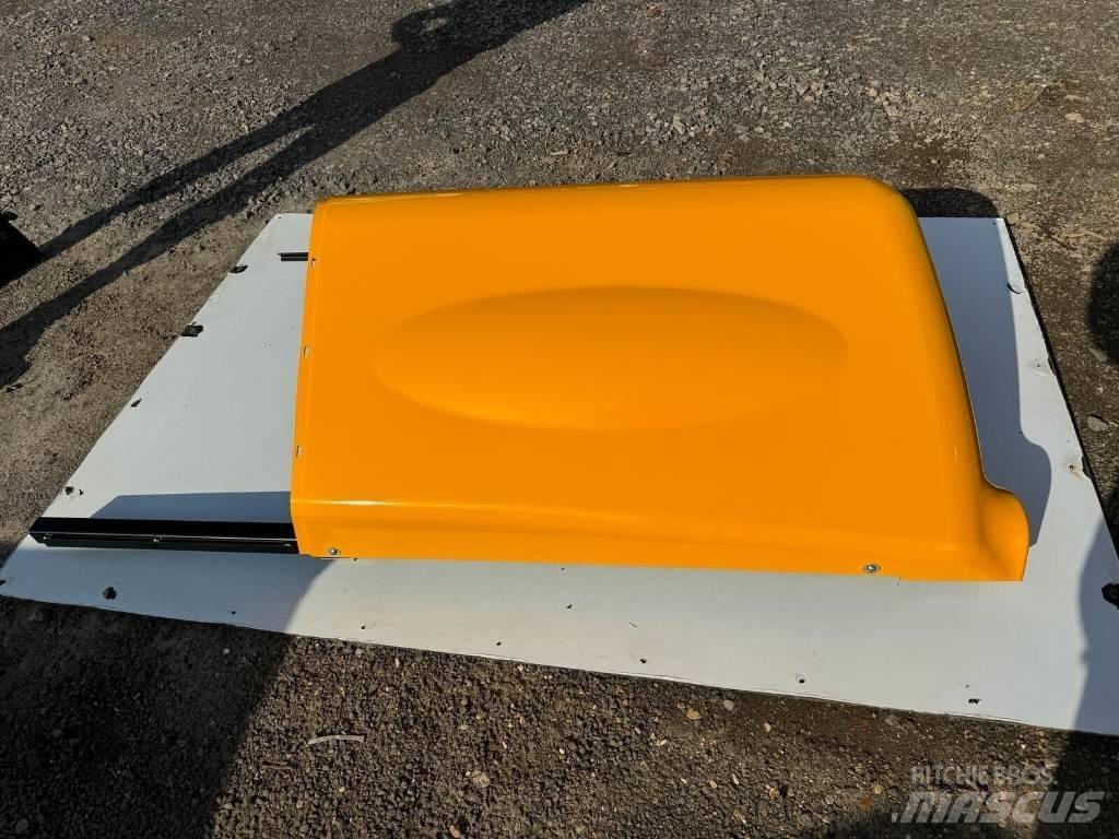 JCB ENGINE COVER Шасі