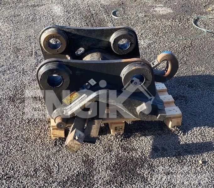 CAT Attache rapide Колісні екскаватори
