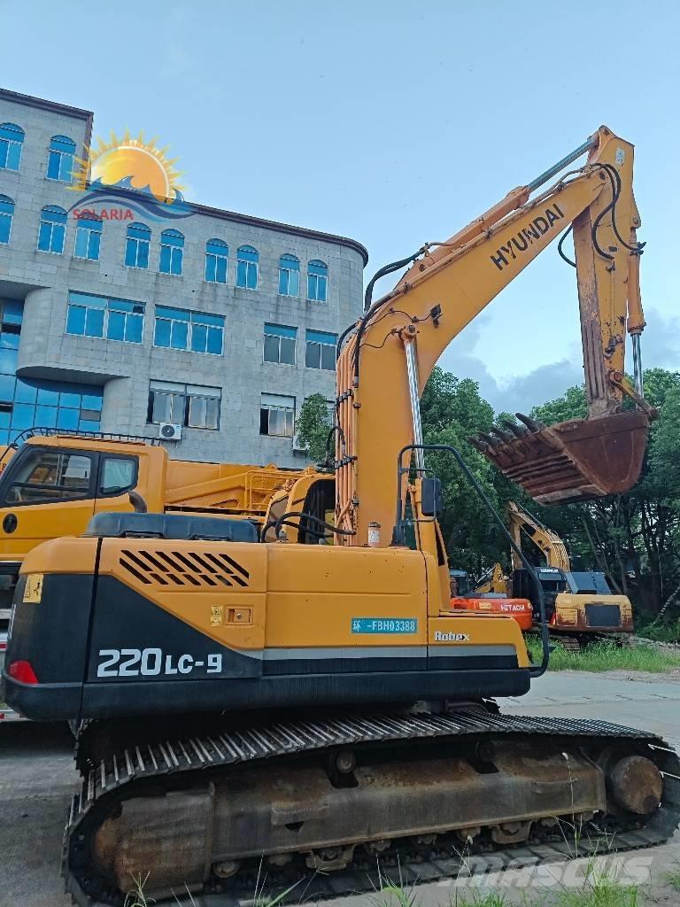 Hyundai R 220LC-9S Гусеничні екскаватори