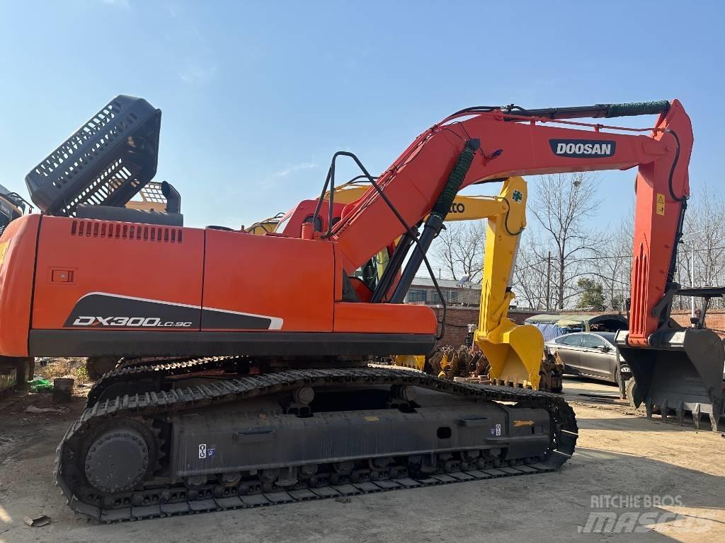 Doosan DX 300 Гусеничні екскаватори
