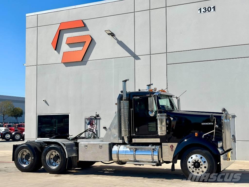 Kenworth W 900 Тягачі