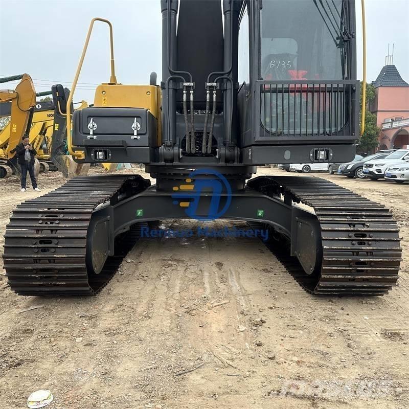 Volvo EC 240 Гусеничні екскаватори
