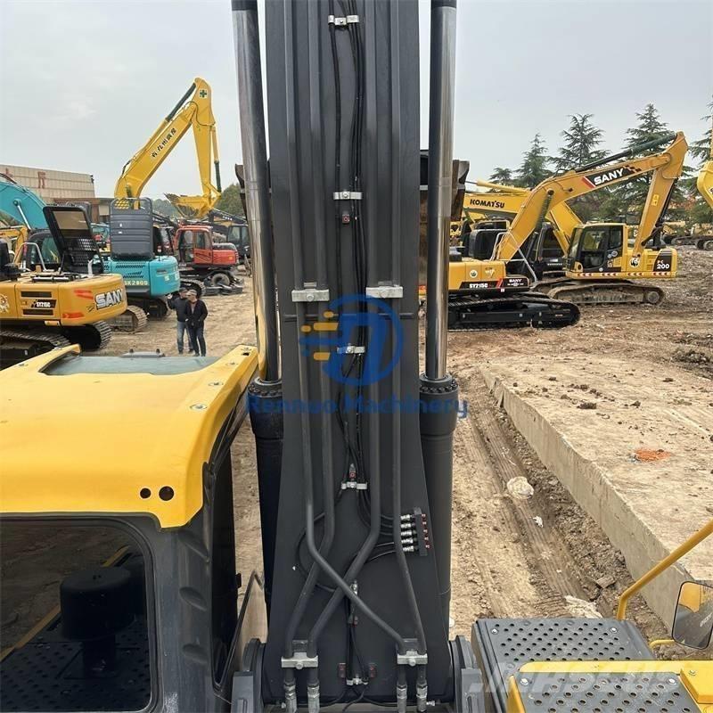 Volvo EC 240 Гусеничні екскаватори