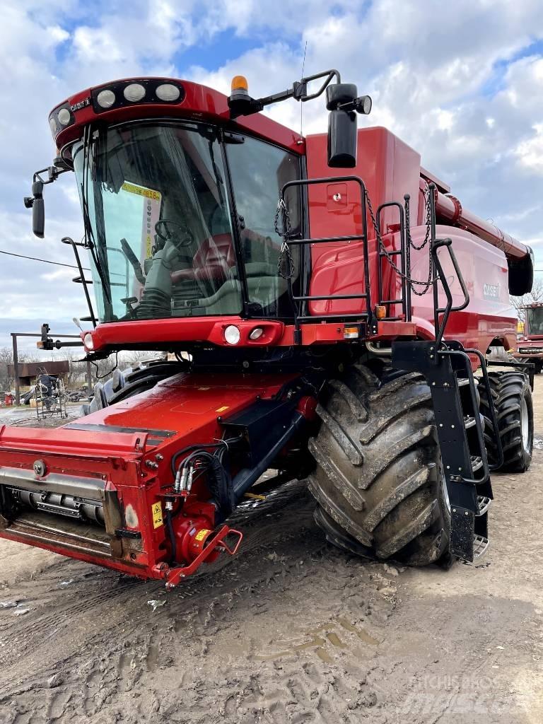 Case IH 9120 Зернозбиральні комбайни