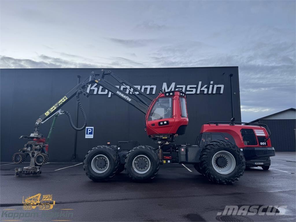 Komatsu 951 Харвестери