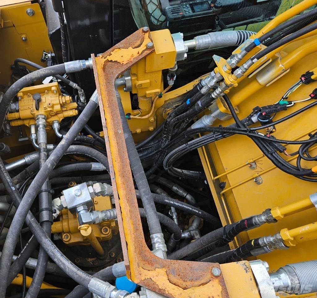 CAT 320 Гусеничні екскаватори