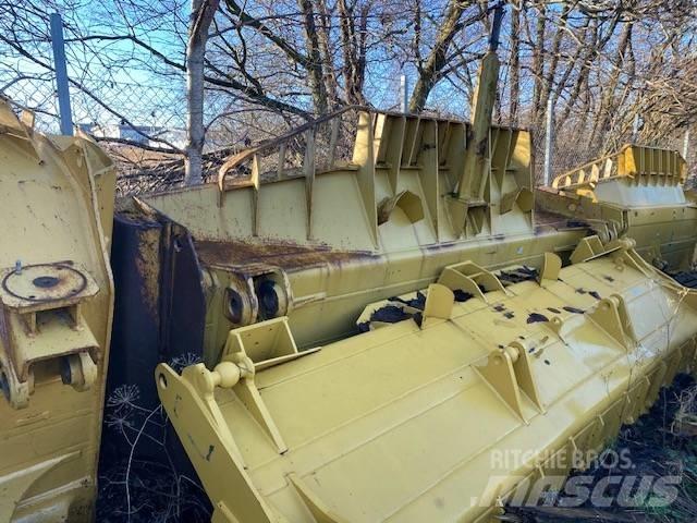 CAT D 8   U-blade Леміші