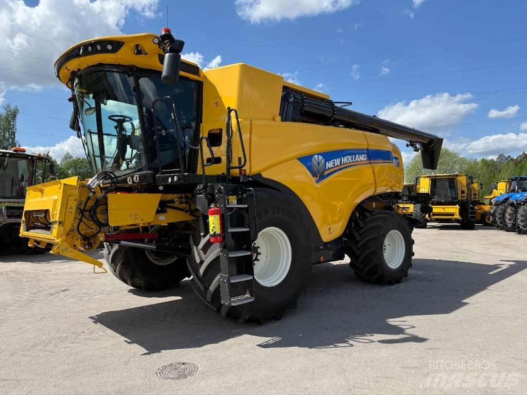 New Holland CX 8.90 Зернозбиральні комбайни