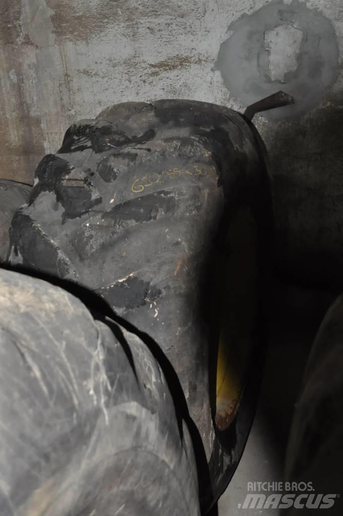 Nokian 620/55x30.5 Шини
