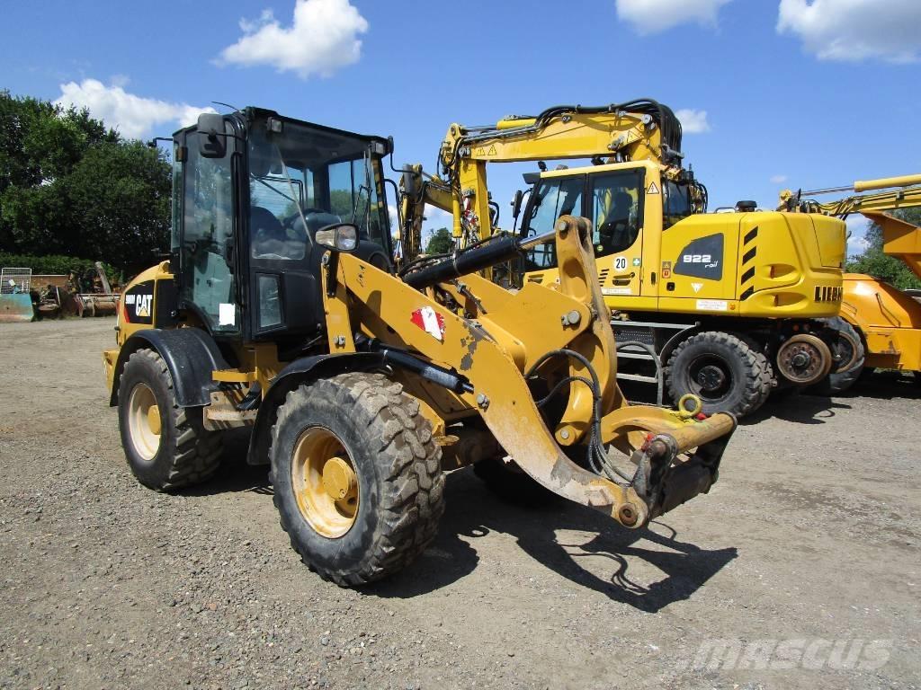 CAT 908 M Фронтальні навантажувачі