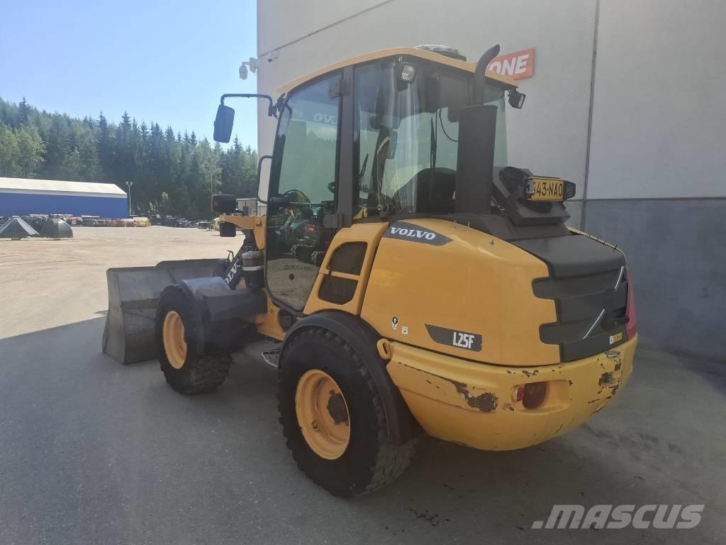 Volvo L 25 F-P Фронтальні навантажувачі