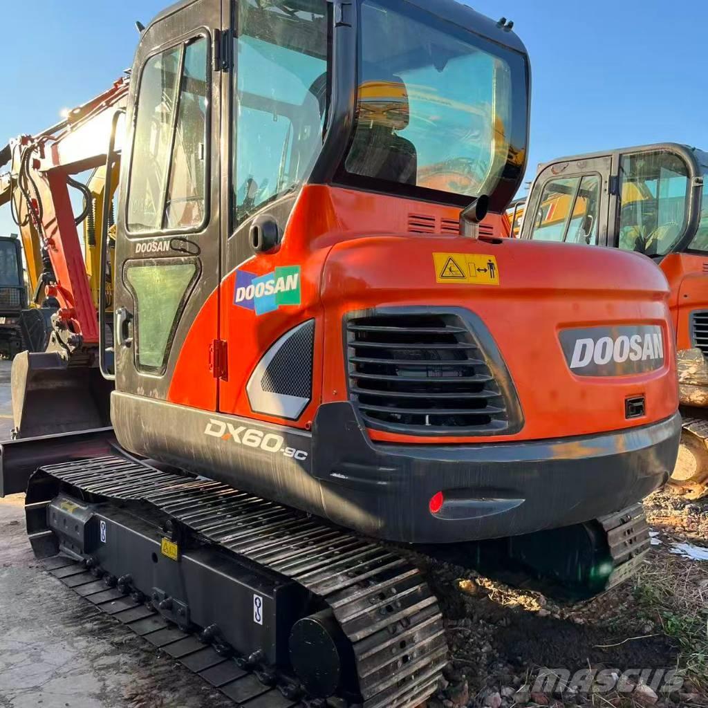 Doosan DX 60 Гусеничні екскаватори