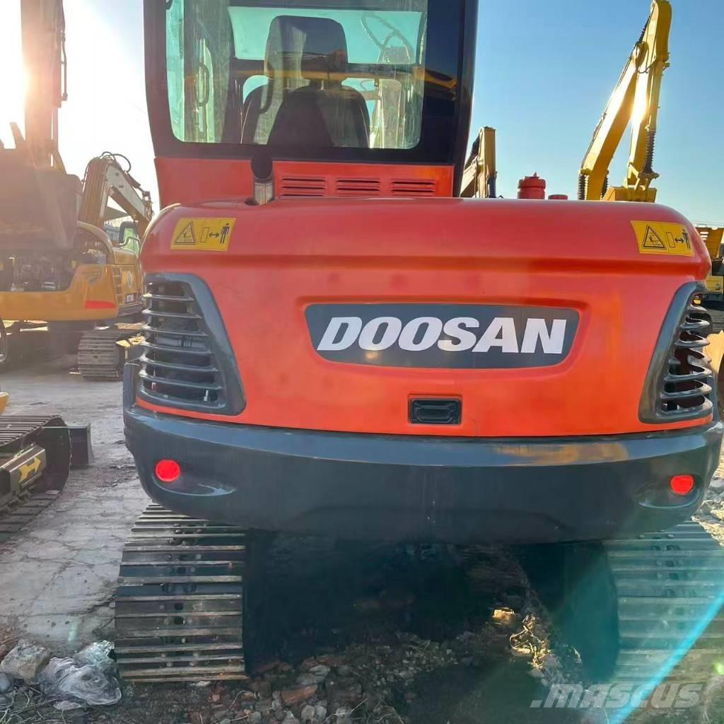 Doosan DX 60 Гусеничні екскаватори